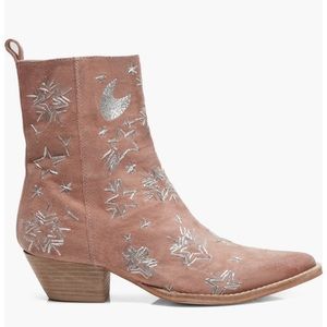 Free people Bowers perfect pink embroidered boot size 38